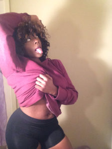 belle-black-salope-du-71-nue-en-photo