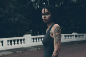 belle-femme-nu-black-du-09-aux-belles-fesses