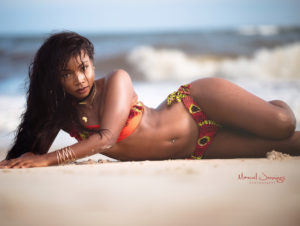 belle-femme-nu-black-du-73-au-gros-cul