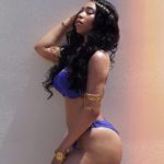 chatte-black-nue-humide-dans-le-24