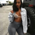 chatte-black-nue-humide-dans-le-37