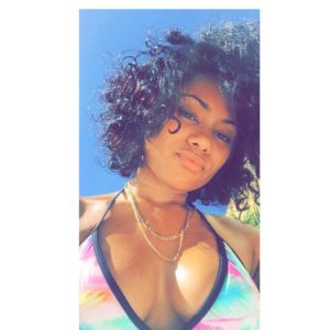 femme-noire-nue-du-27-exhibe-gros-nichons