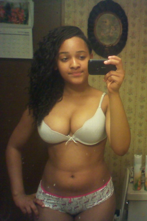 femme-noire-sexy-du-50-veut-baiser