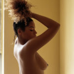 hot-femme-noire-nue-dans-le-66-en-photo