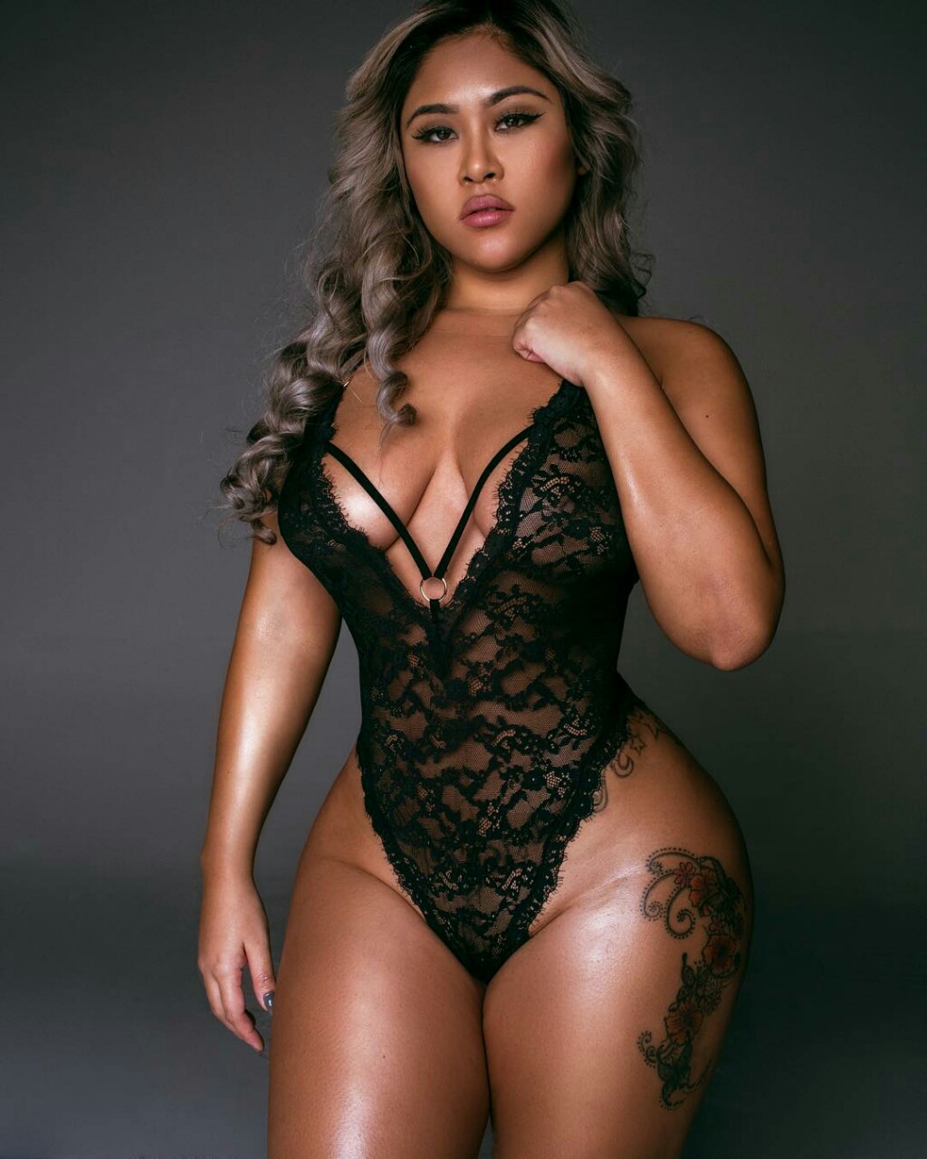 hot-femme-noire-nue-dans-le-68-en-photo