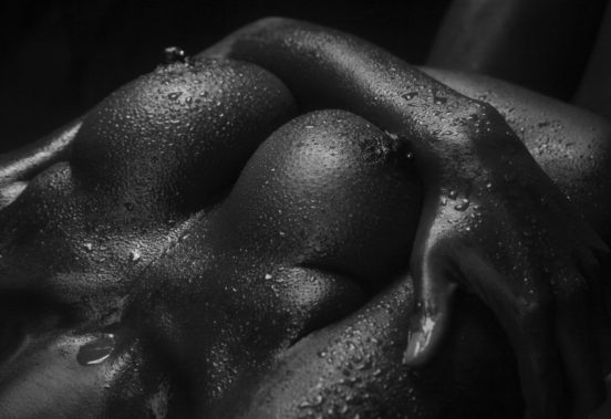 hot-femme-noire-nue-dans-le-84-en-photo