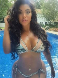 image-de-suceuse-black-du-83-nue-porno