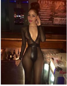 photo-femme-noire-nue-dans-le-21-sexy