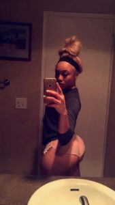 photo-femme-noire-nue-dans-le-47-sexy