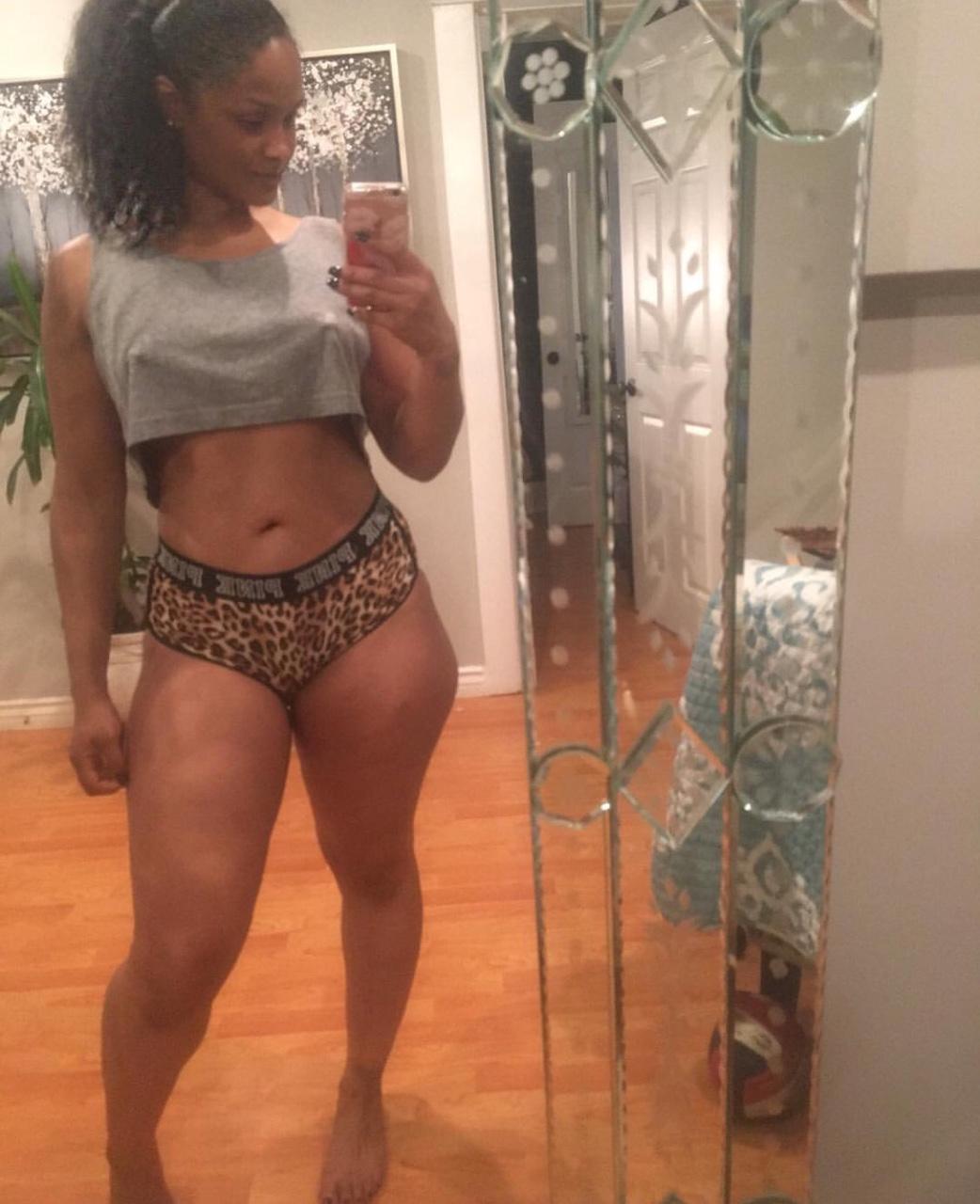 belle africaine du 33 en exhib sexy