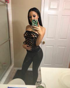 belle africaine du 41 en exhib sexy