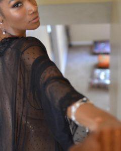 belle africaine du 93 en exhib sexy