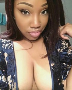 femme africaine du 36 nue en photo