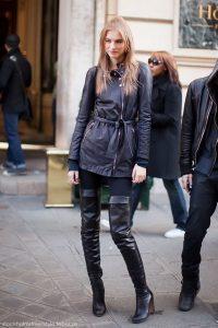 belles-femmes-en-cuissardes-et-cuir-143