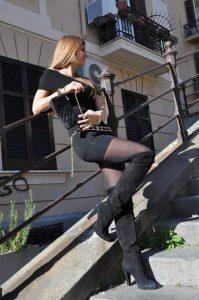 belles-filles-en-bottes-cuissardes-083