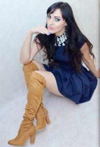 fille-sexy-en-cuissardes-087