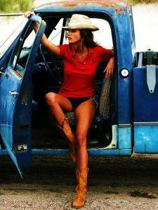 images-femmes-avec-cuissardes-072