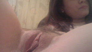 Belle chatte poilue de fille dans le 59 pour mec coquin