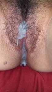 femme chaude dans le 19 avec chatte poilue