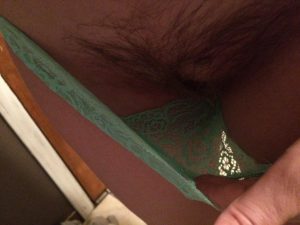 femme chaude dans le 22 avec chatte poilue