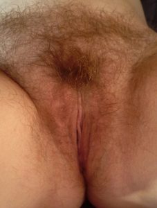 femme chaude dans le 27 avec chatte poilue