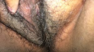 femme du 60 avec vagin velu en image