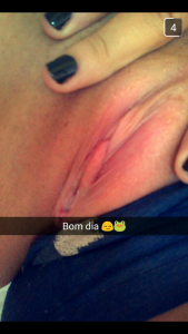 fille-du-30-se-met-nue-en-photo-sur-snap-hot