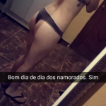 fille-du-90-se-met-nue-en-photo-sur-snap-hot