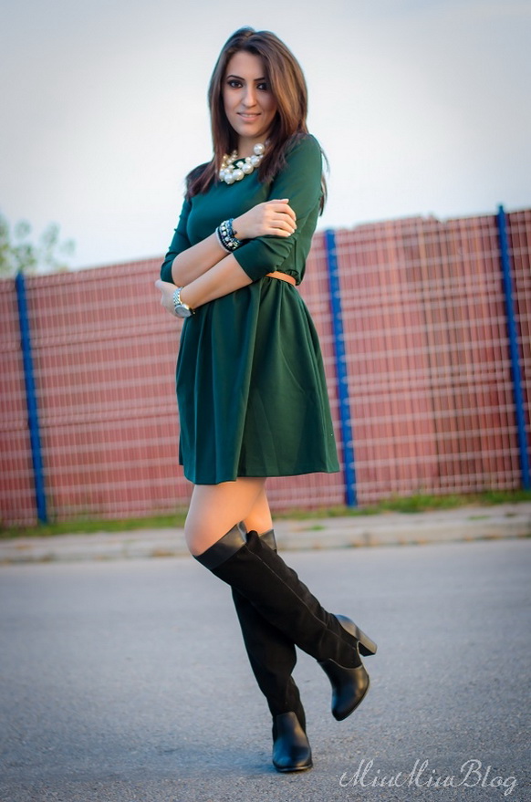 images-femmes-avec-cuissardes-008