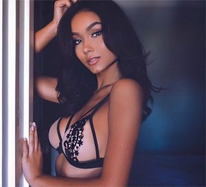 Photo de femme sexy du 28 string érotique