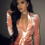 fille du 01 en tenue sexy photo