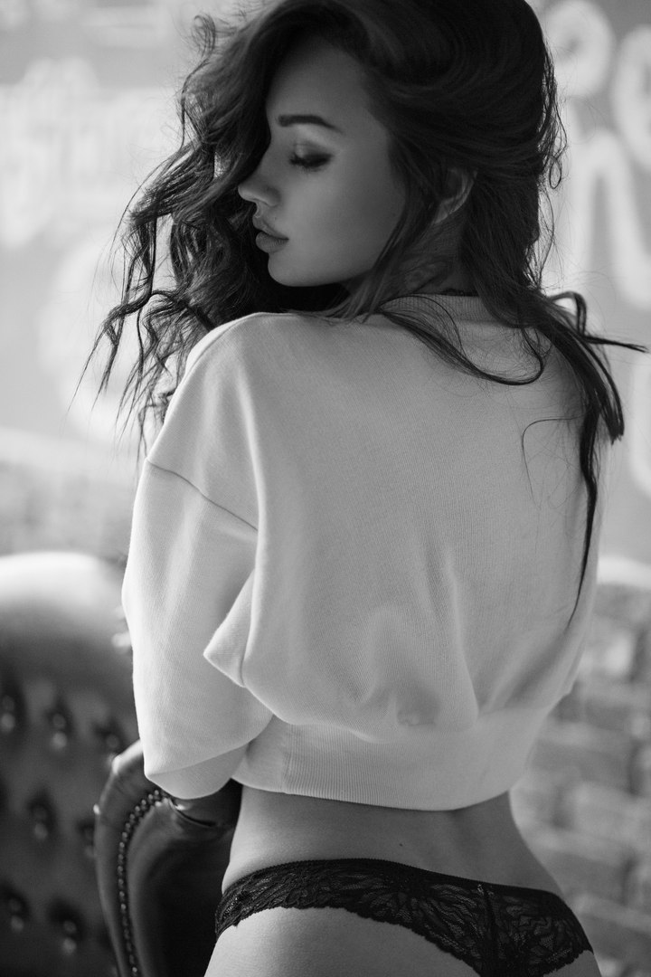 fille ultra hot en petite tenue sur le 11