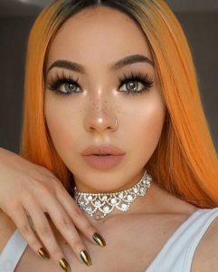 une femme du 85 excitante presque nue