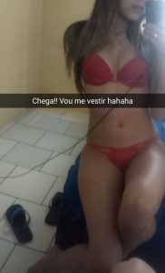femme chaude et nueamatrice
