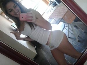 femme exhib bureau